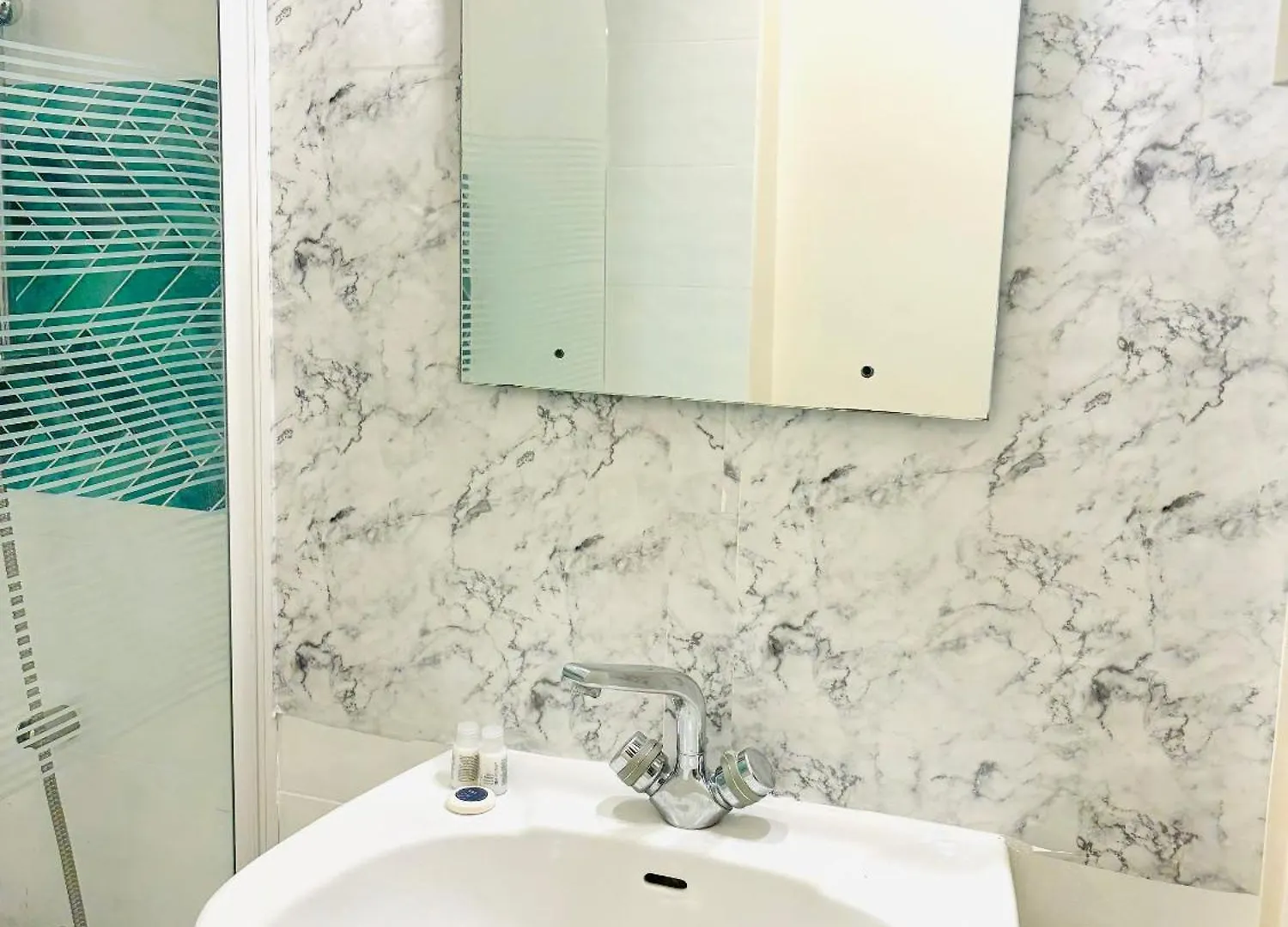 Apartments Champs Elysees פריז 0*,