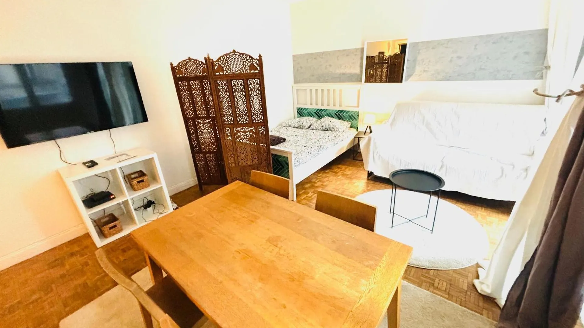 Apartments Champs Elysees Paris